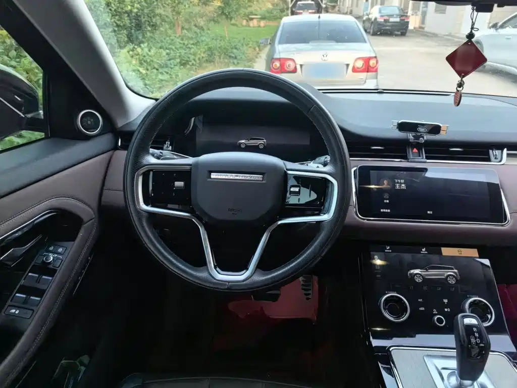 Land Rover Evoque — фото 11