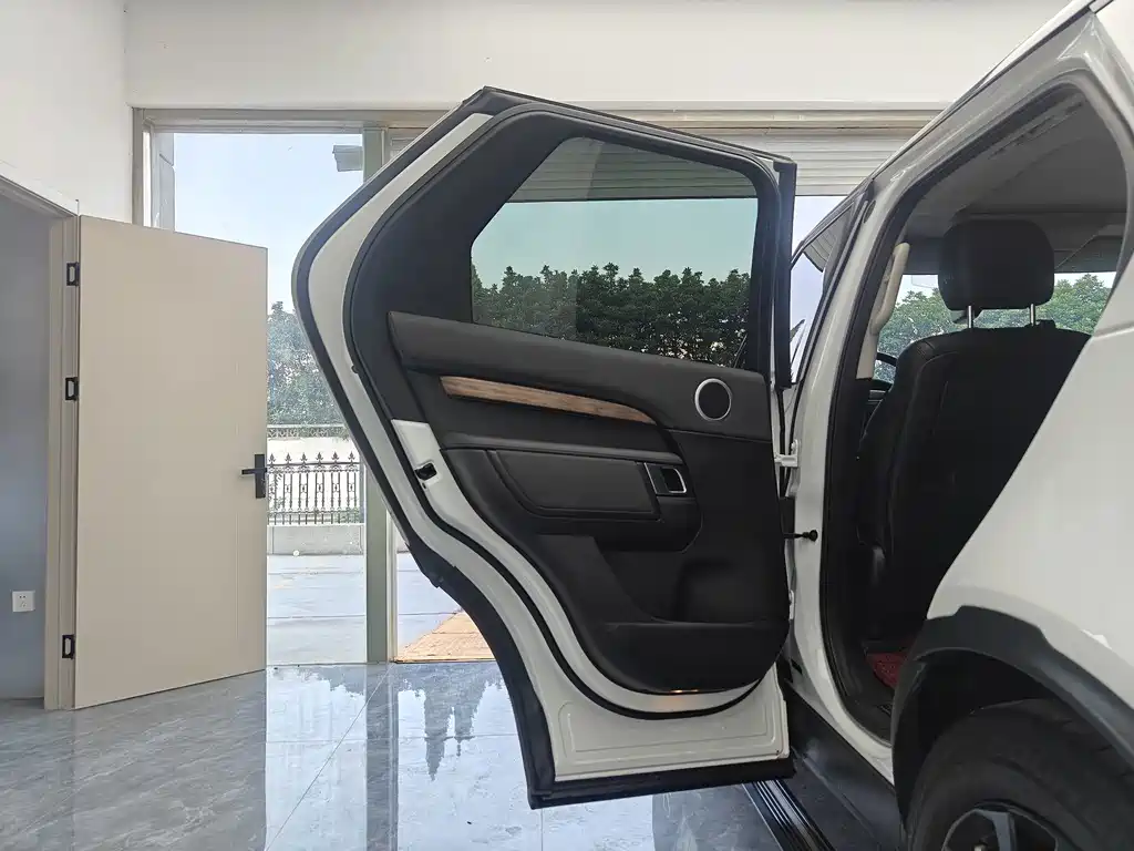 Land Rover Discovery — фото 10