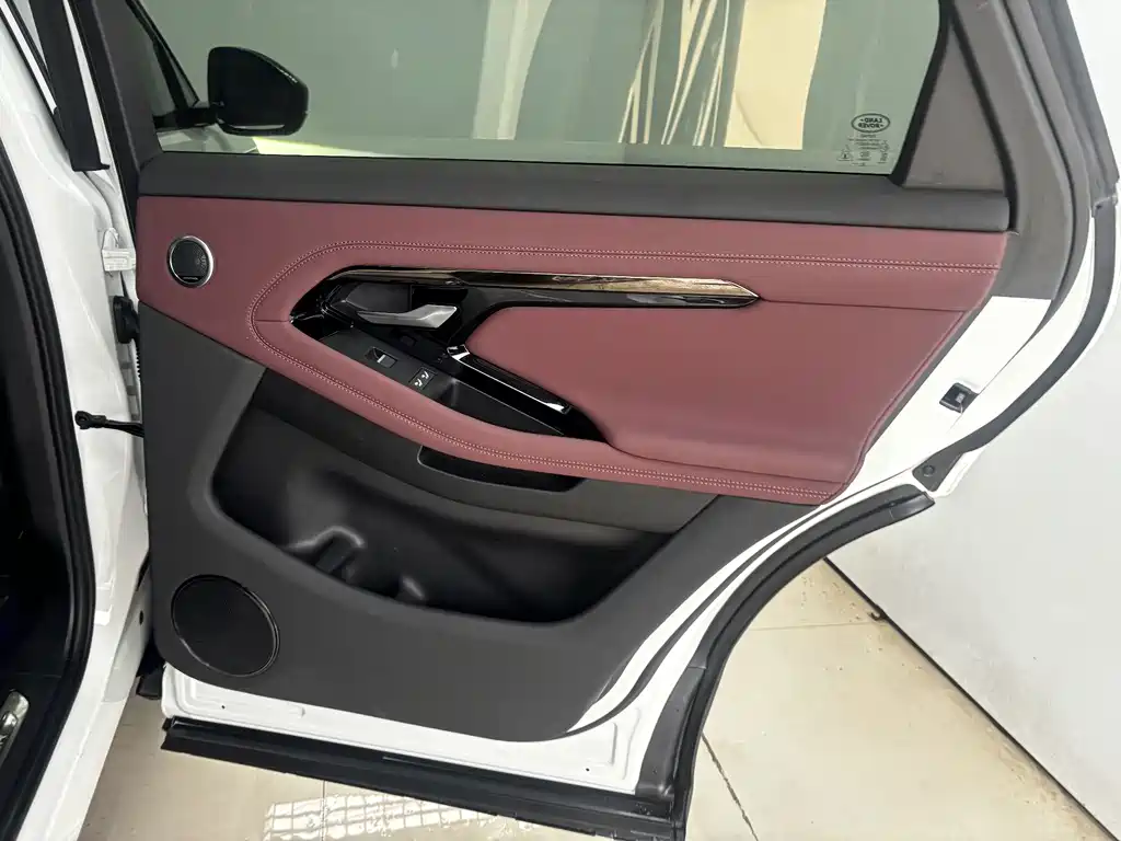 Land Rover Evoque — фото 24