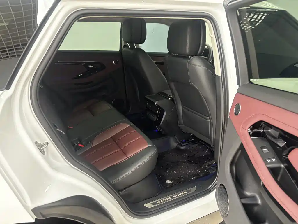 Land Rover Evoque — фото 25