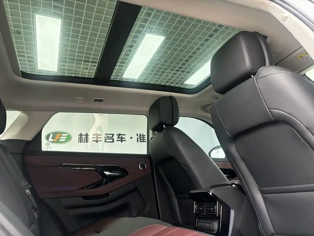 Land Rover Evoque — фото 29
