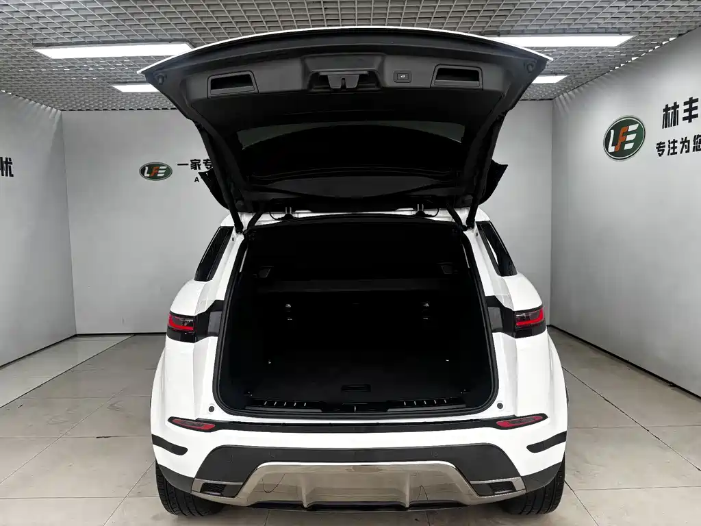 Land Rover Evoque — фото 30