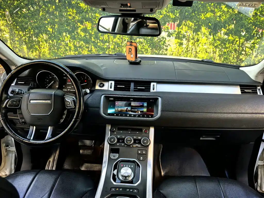 Land Rover Evoque — фото 5