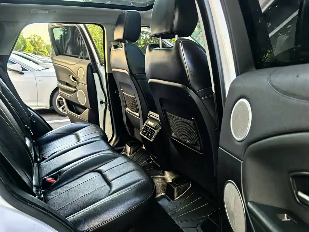 Land Rover Evoque — фото 9