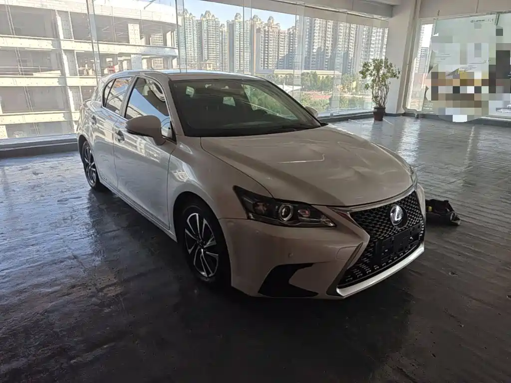 Lexus CT — фото 4