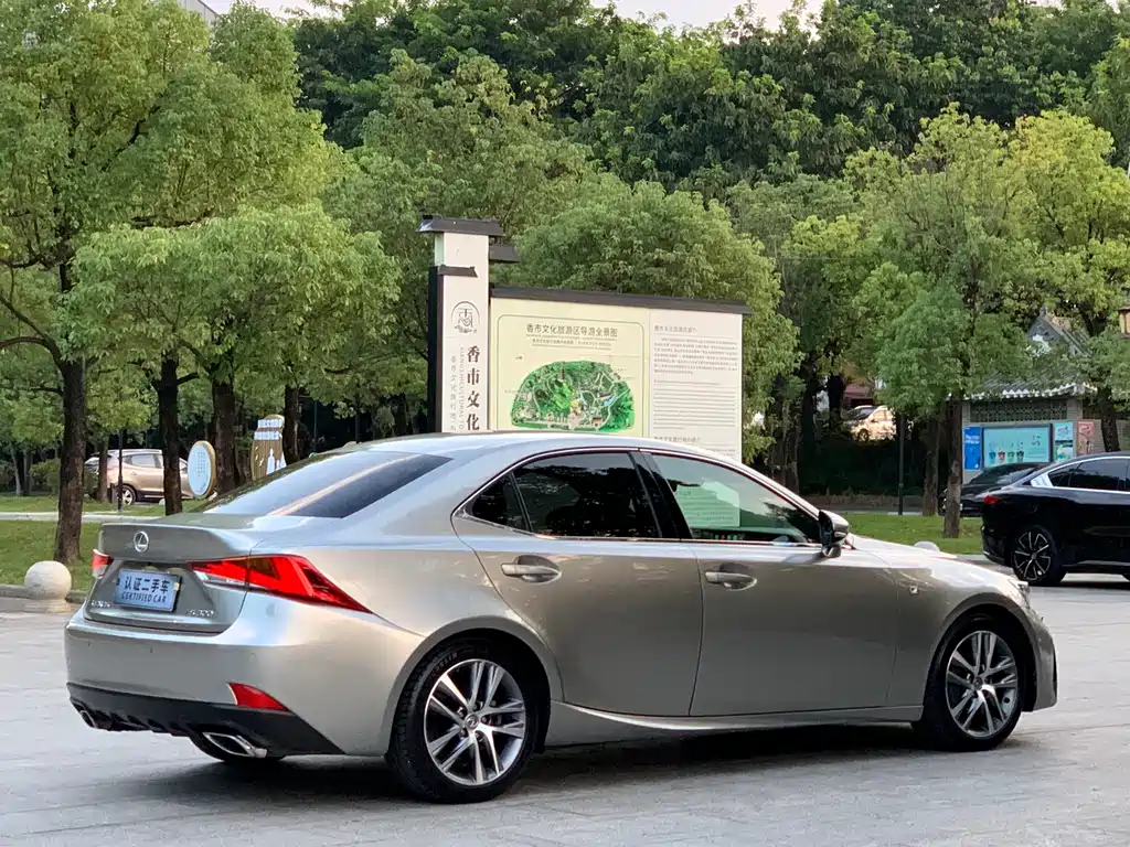 Lexus IS — фото 17
