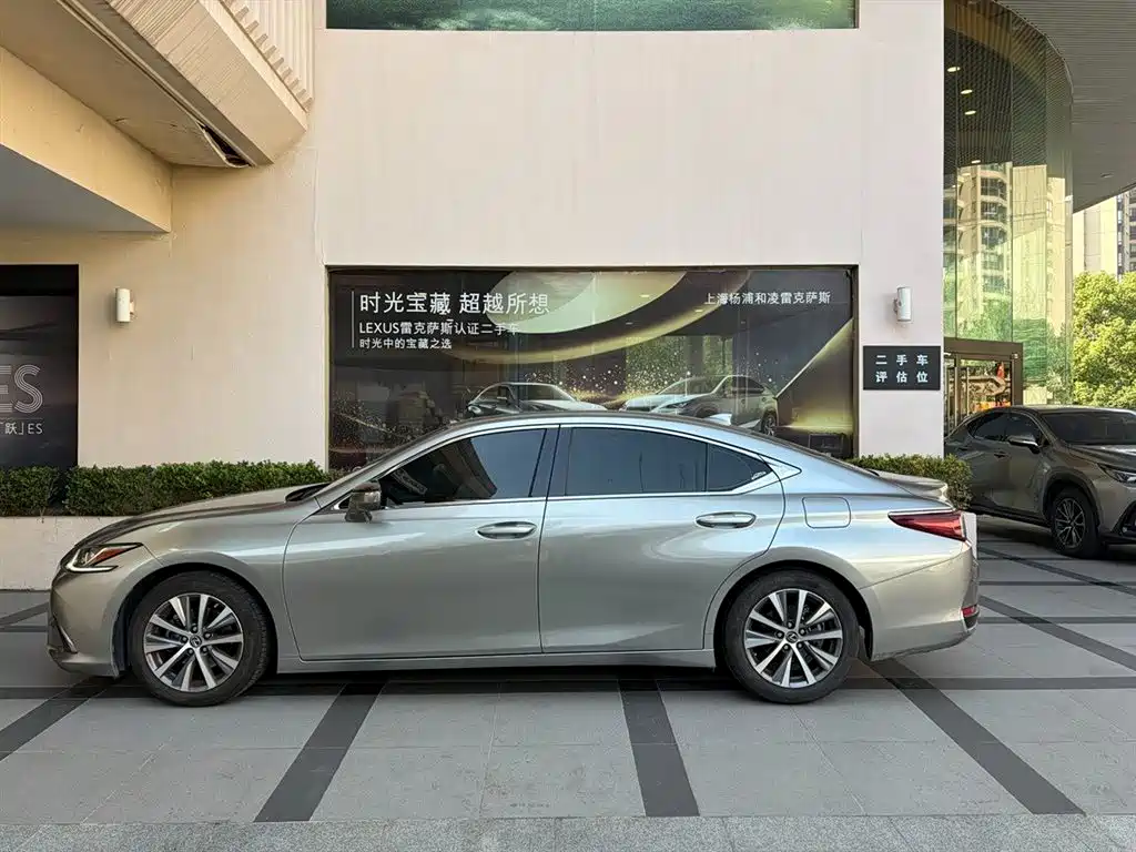 Lexus ES — фото 2