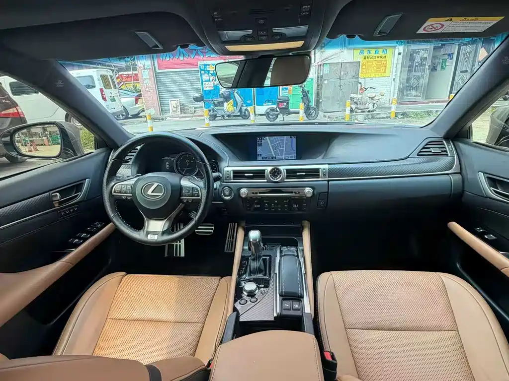 Lexus GS — фото 6