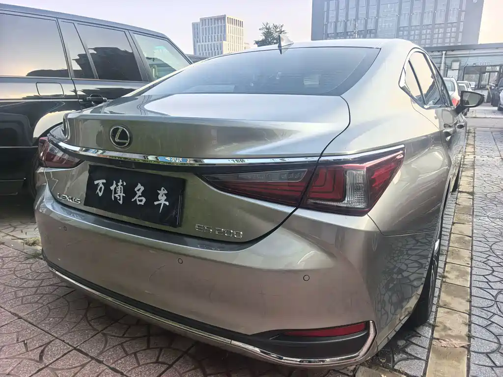 Lexus ES — фото 11