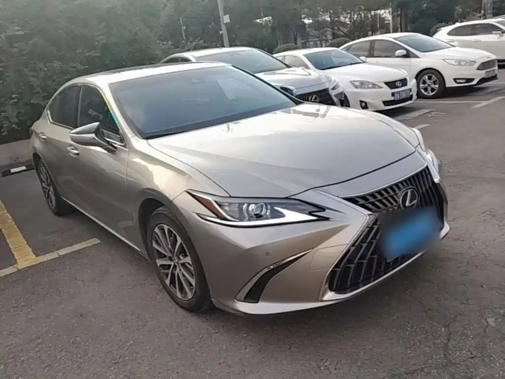 Lexus ES — фото 4
