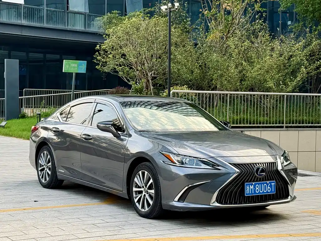 Lexus ES — фото 3