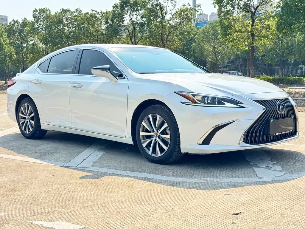 Lexus ES — фото 3