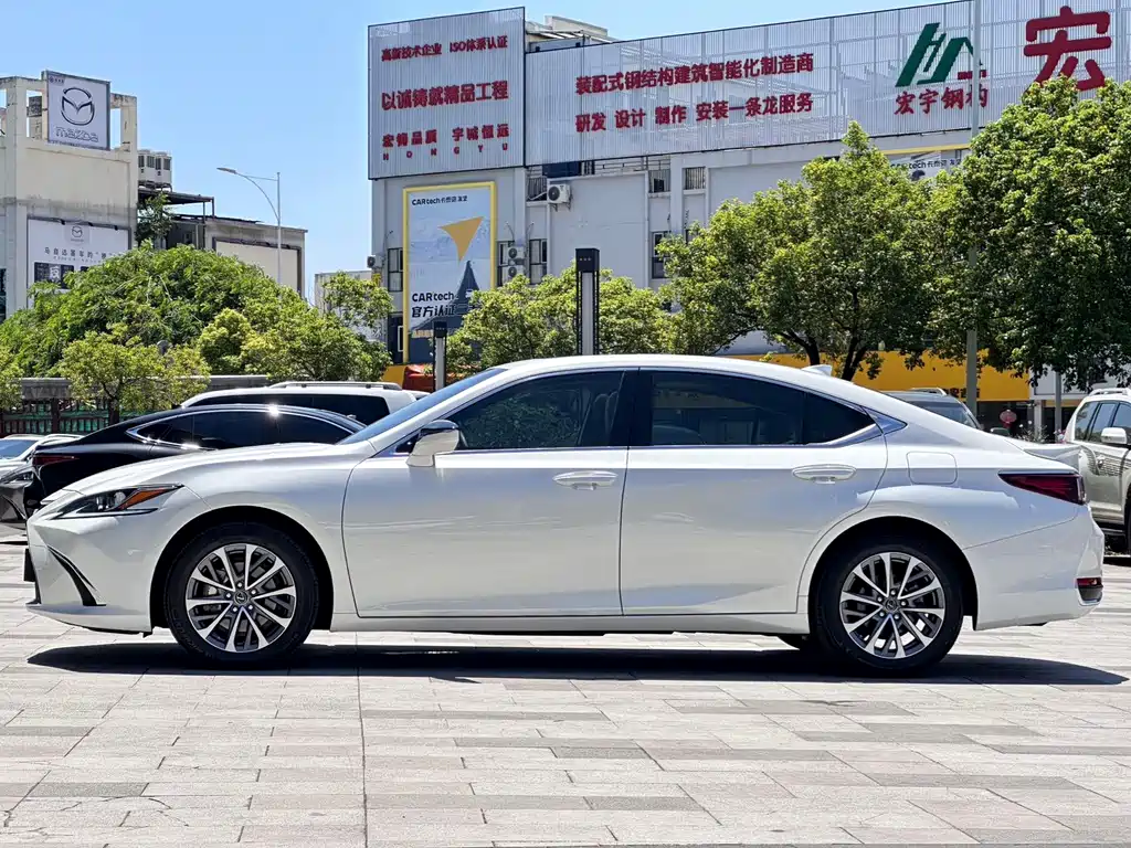 Lexus ES — фото 6