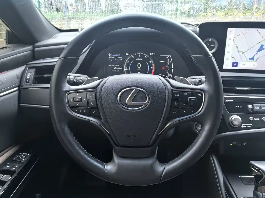 Lexus ES — фото 17