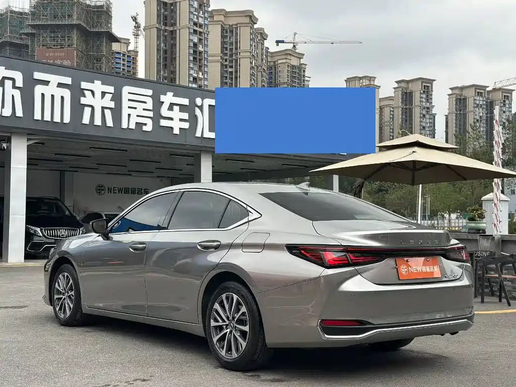 Lexus ES — фото 15