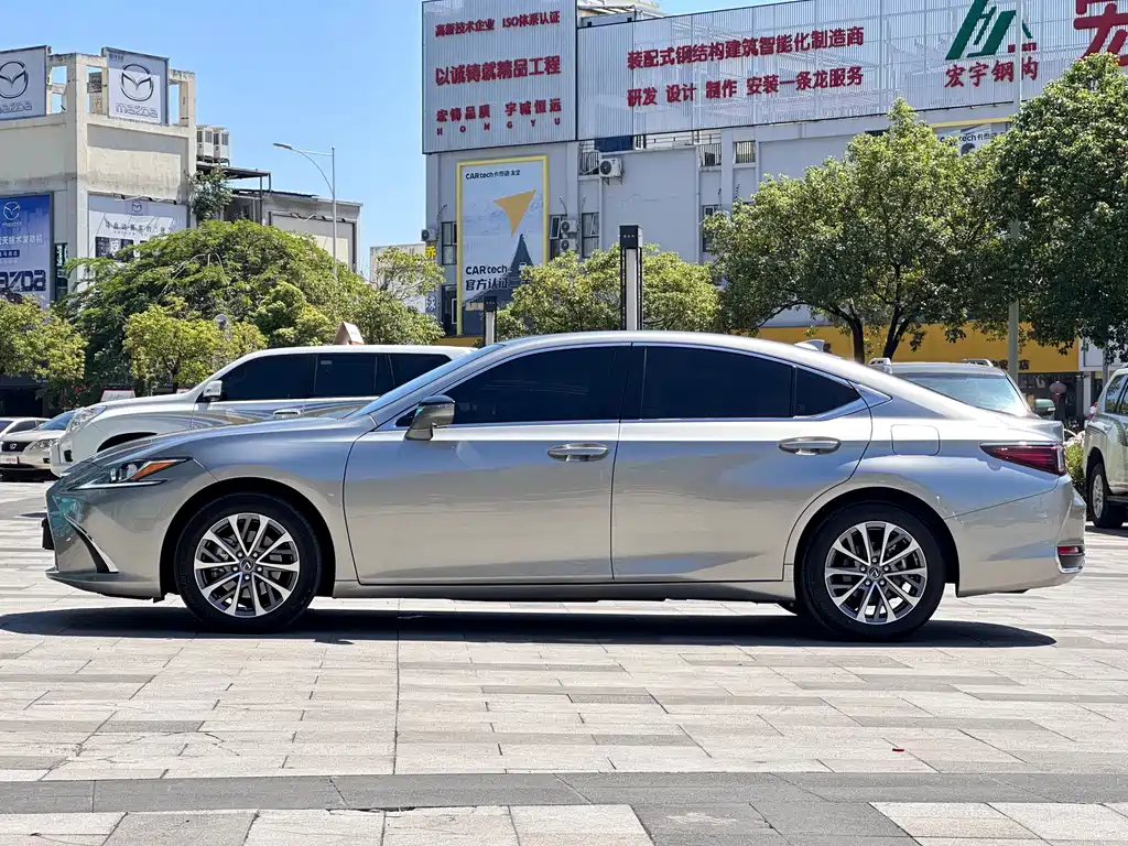 Lexus ES — фото 6