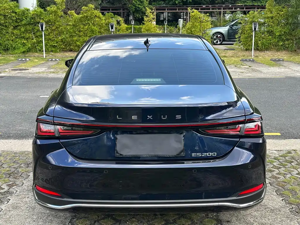 Lexus ES — фото 13