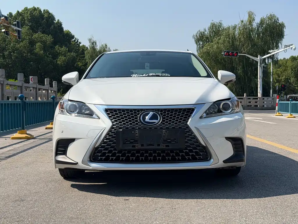 Lexus CT — фото 2
