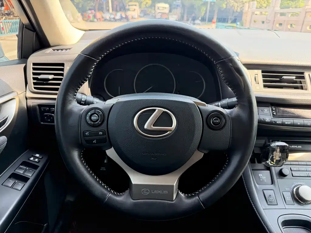 Lexus CT — фото 7