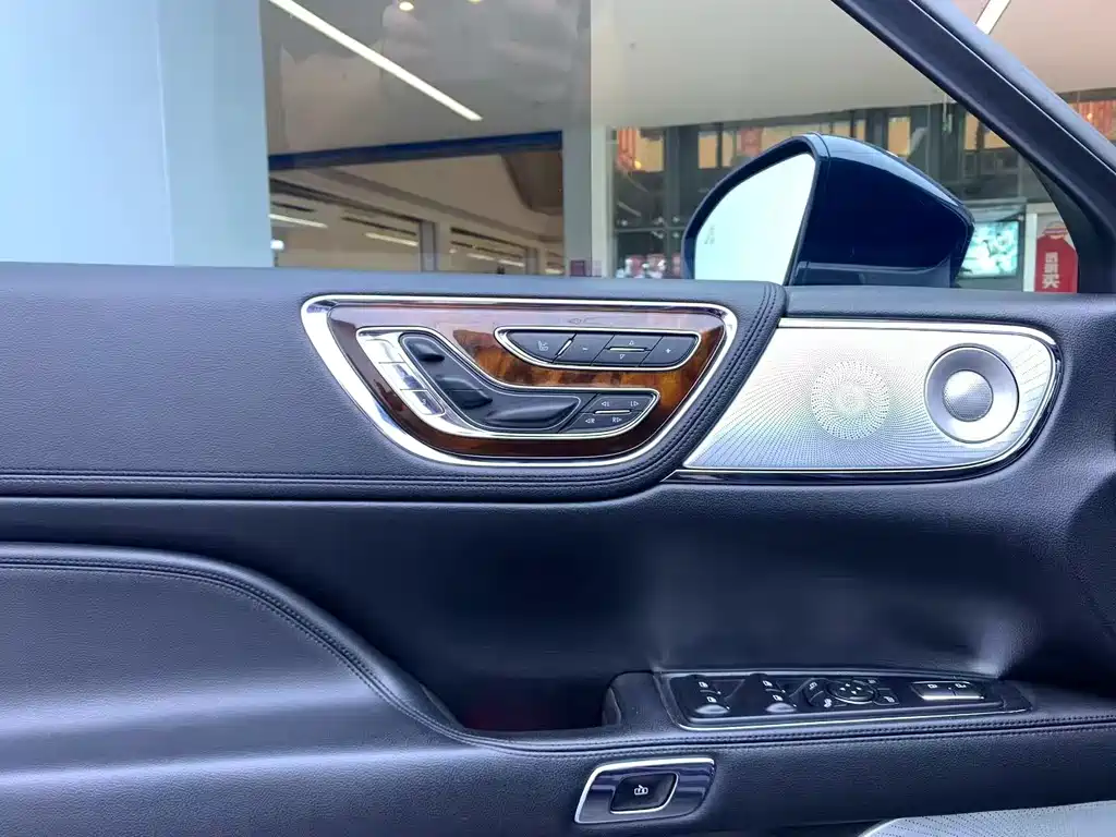 Lincoln Continental — фото 8