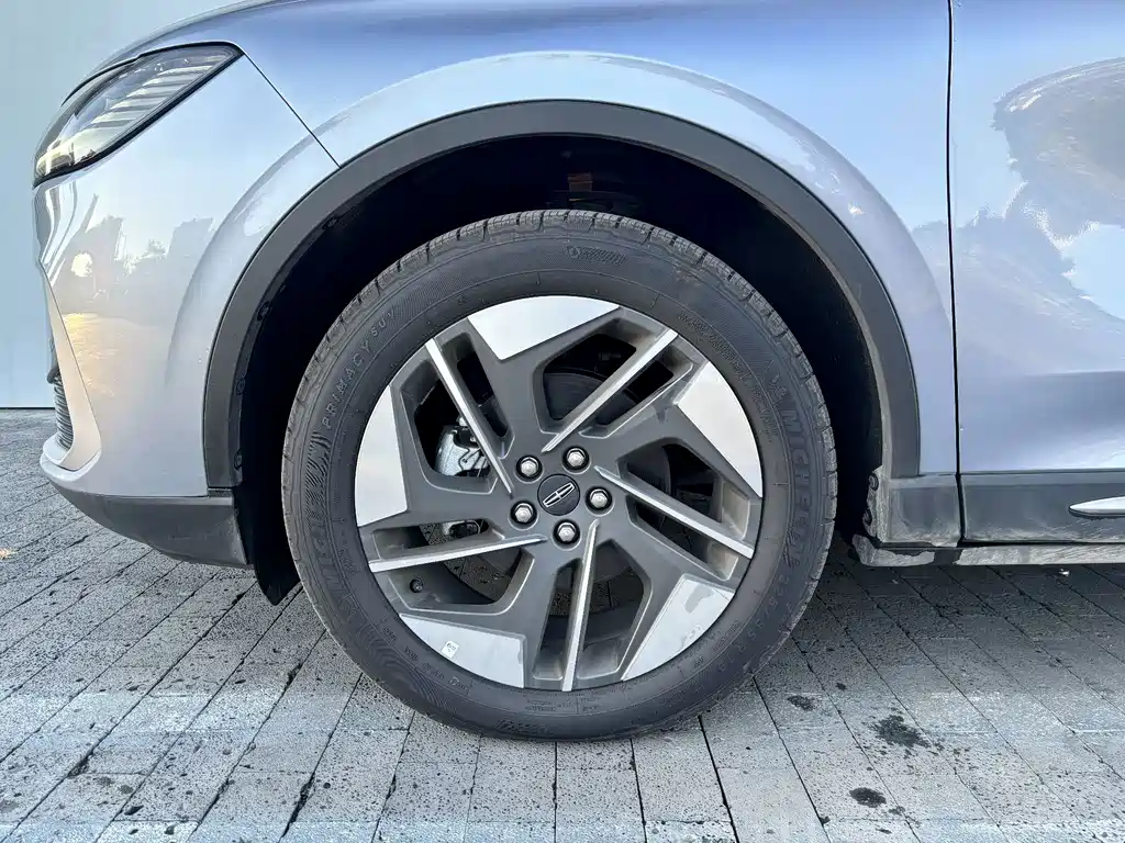 Lincoln Corsair — фото 10