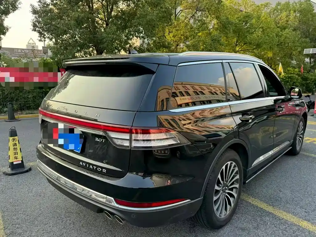 Lincoln Aviator — фото 9