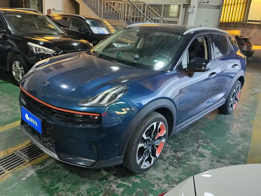 Lynk & Co 06