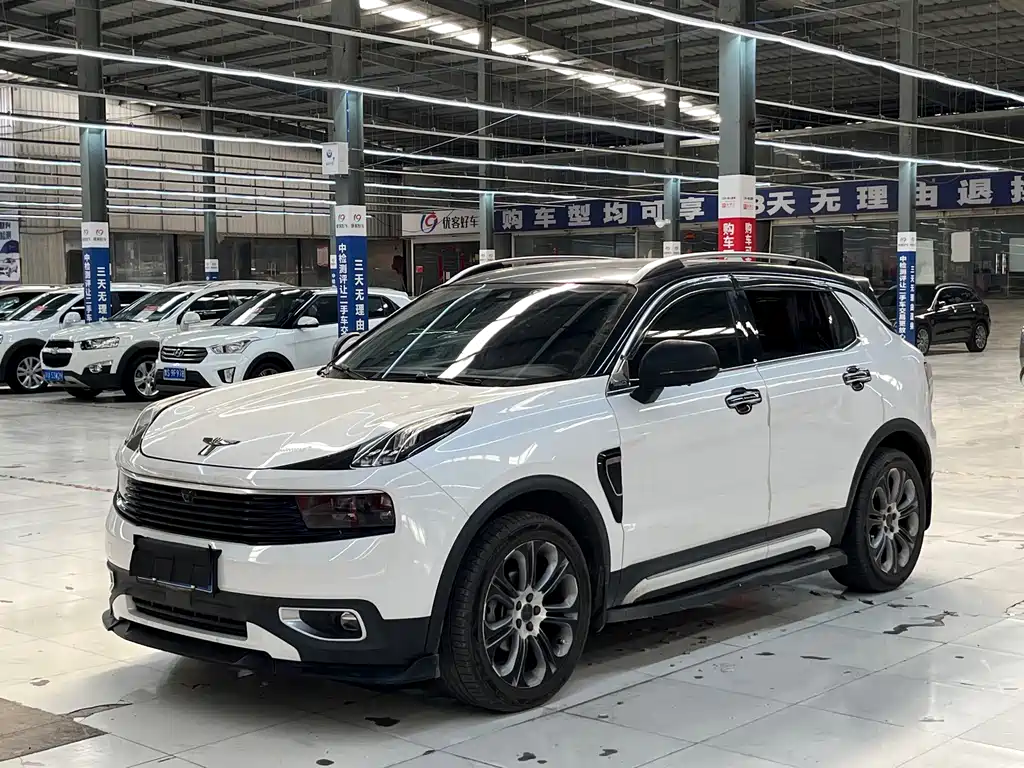 Lynk & Co 01
