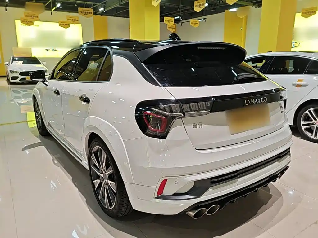 Lynk & Co 02 Hatchback — фото 23