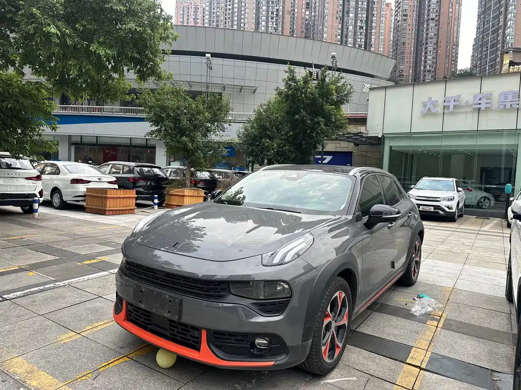 Lynk & Co 02