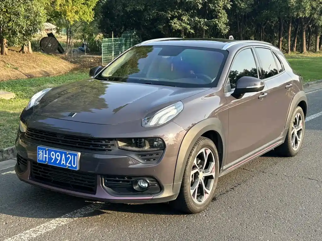 Lynk & Co 02