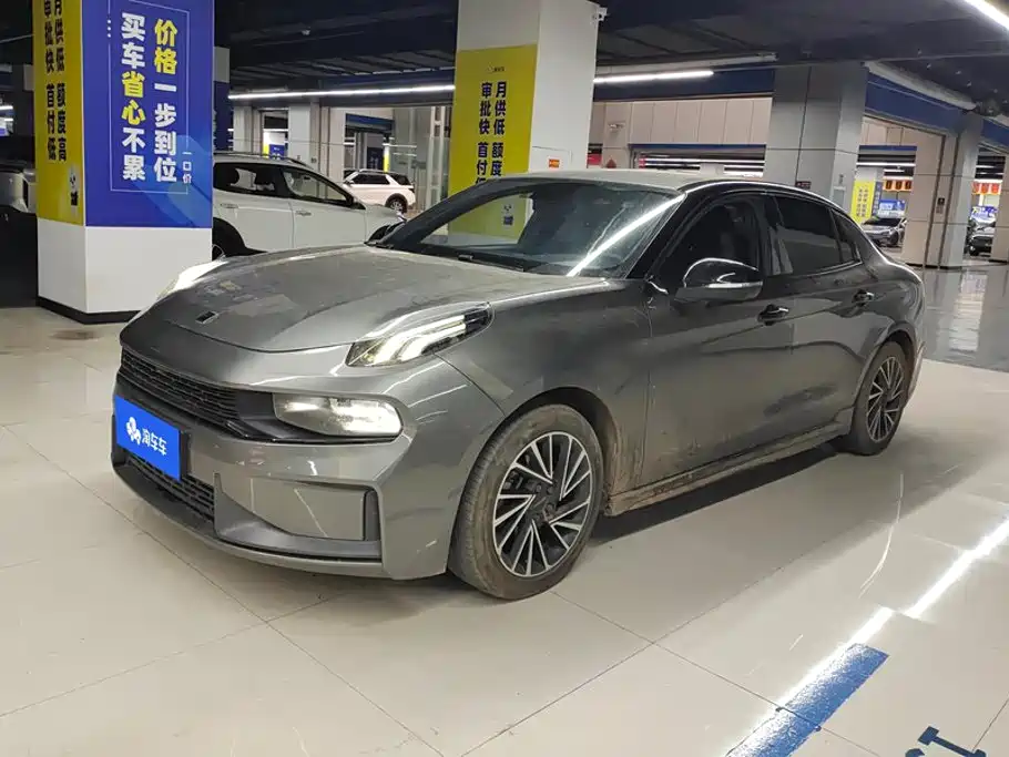 Lynk & Co 03