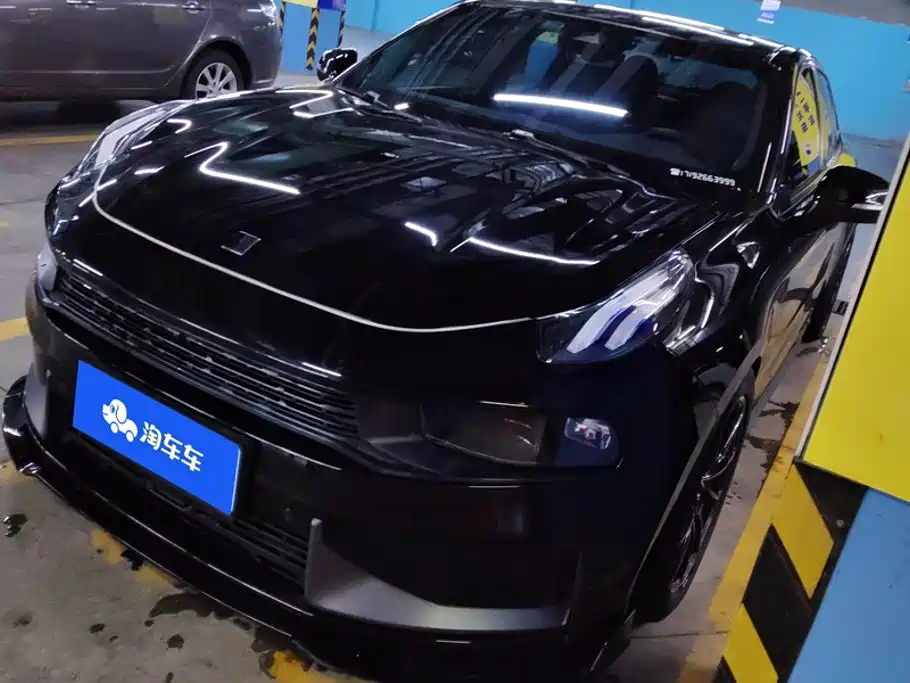 Lynk & Co 03