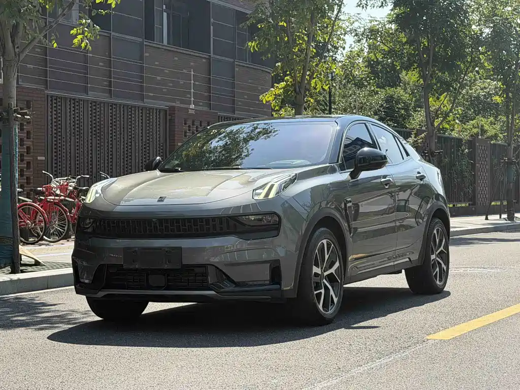 Lynk & Co 05