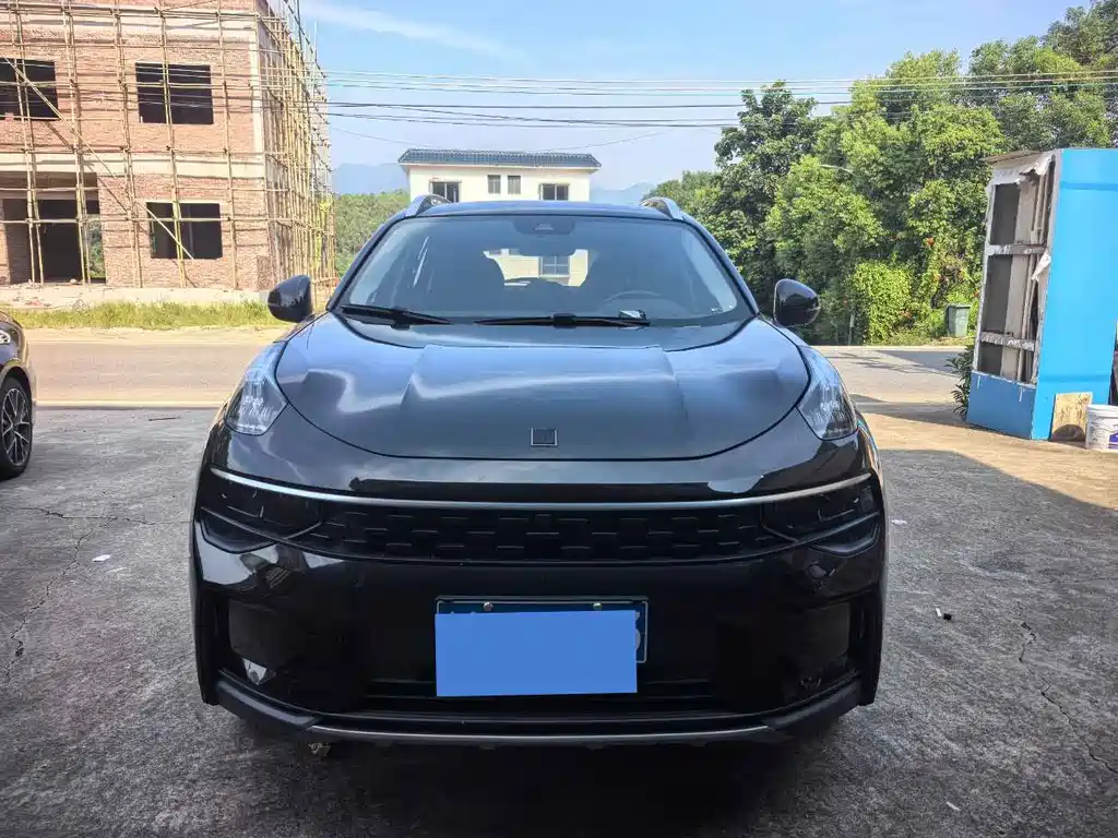 Lynk & Co 01