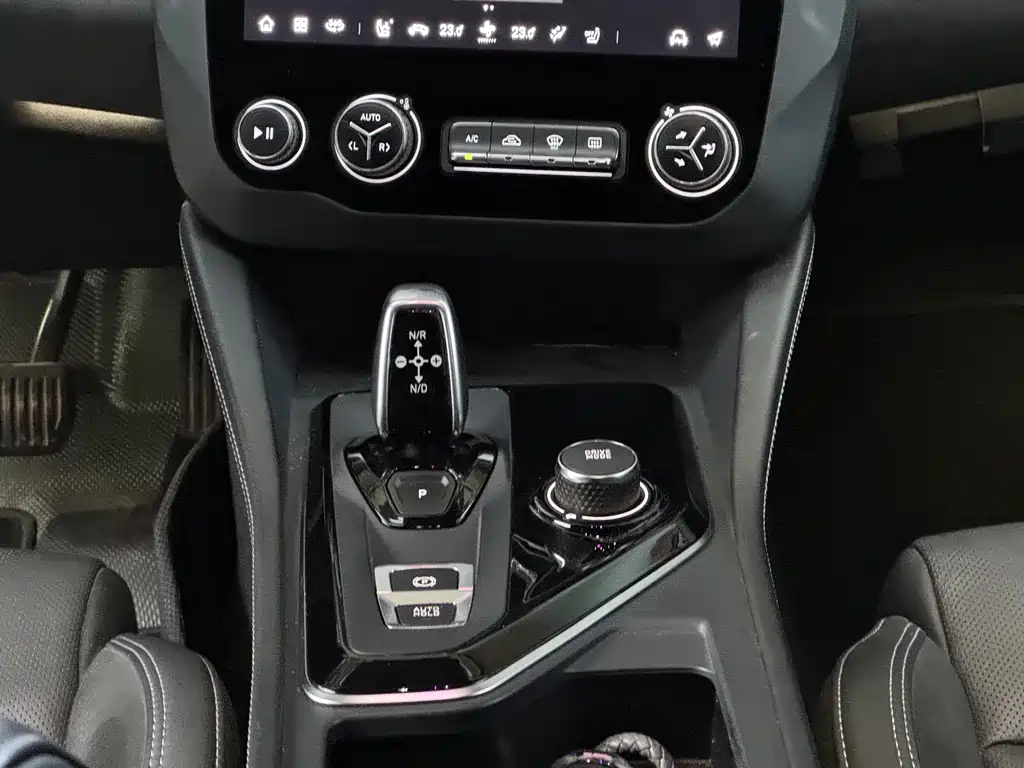 Lynk & Co 03 — фото 13