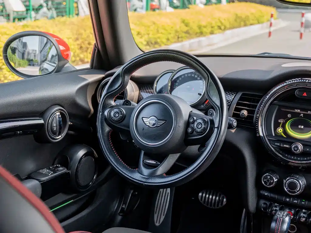 MINI Mini JCW — фото 15