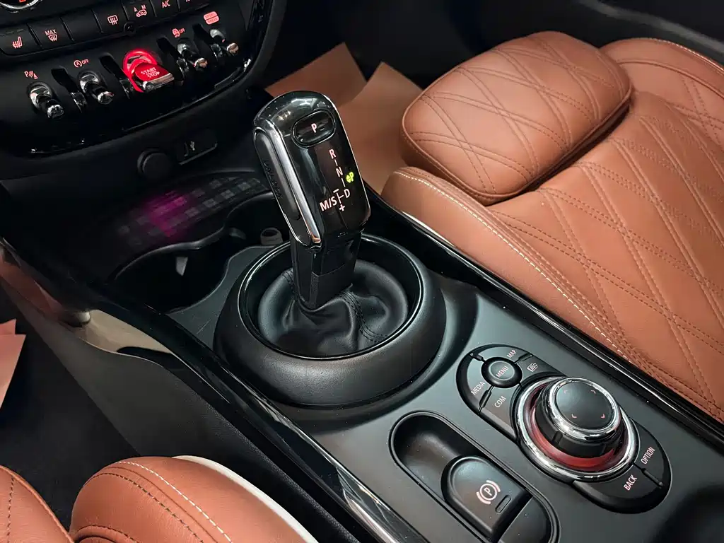 MINI Mini Clubman — фото 11