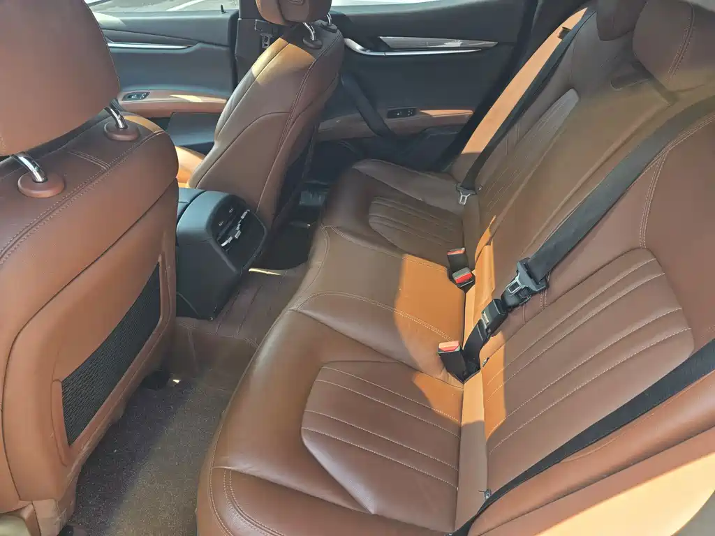Maserati Ghibli — фото 8