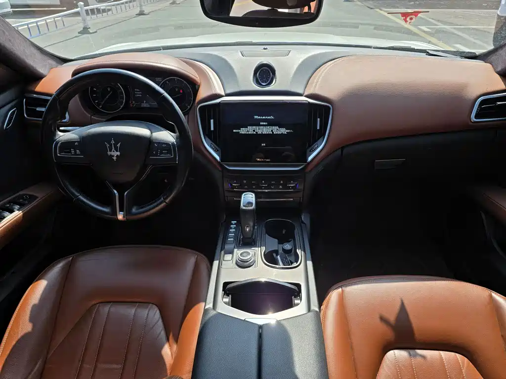 Maserati Ghibli — фото 9