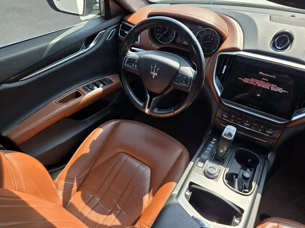 Maserati Ghibli — фото 10