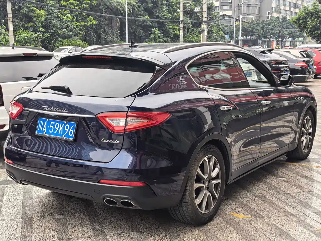 Maserati Levante — фото 3