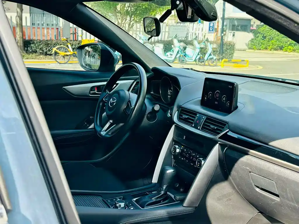 Mazda CX-4 — фото 4
