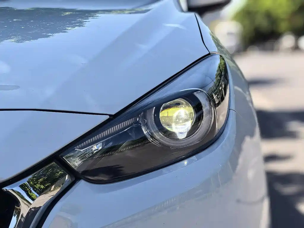Mazda 3 Axela — фото 18