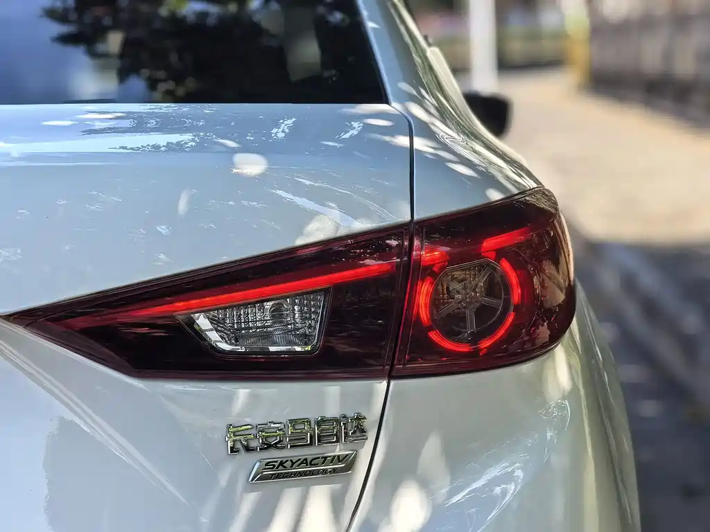 Mazda 3 Axela — фото 19
