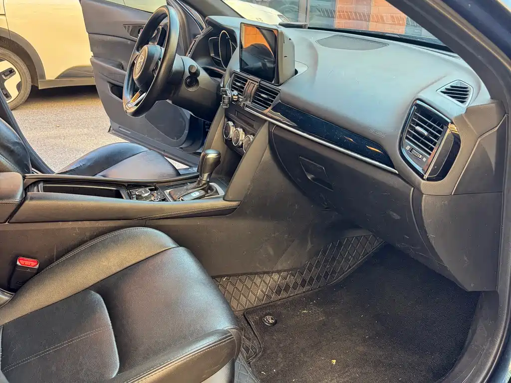 Mazda CX-4 — фото 8