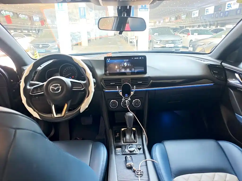 Mazda CX-4 — фото 10
