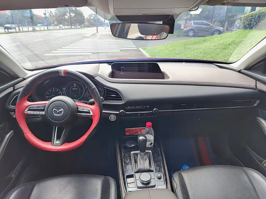 Mazda CX-30 — фото 10