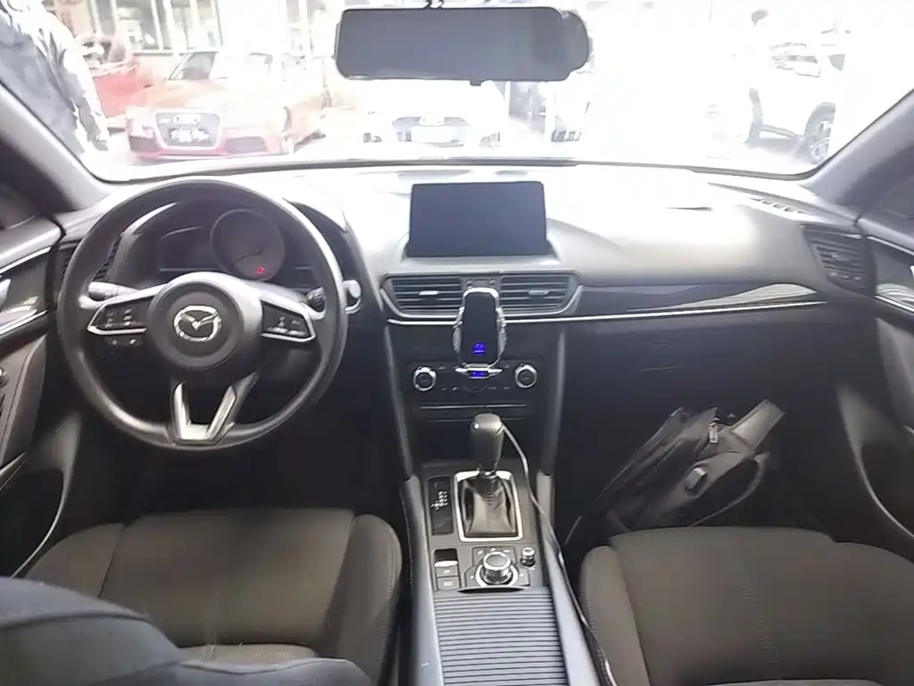 Mazda CX-4 — фото 10