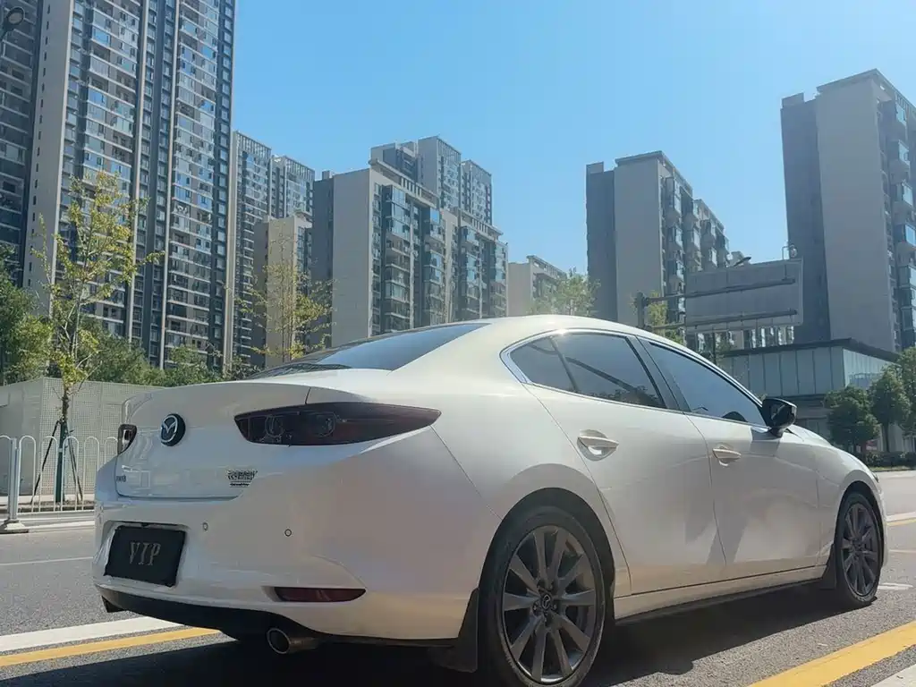 Mazda 3 Axela — фото 9